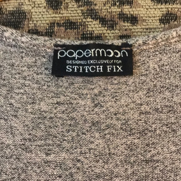 Papermoon Top with Zipper Details - Picture 3 of 3